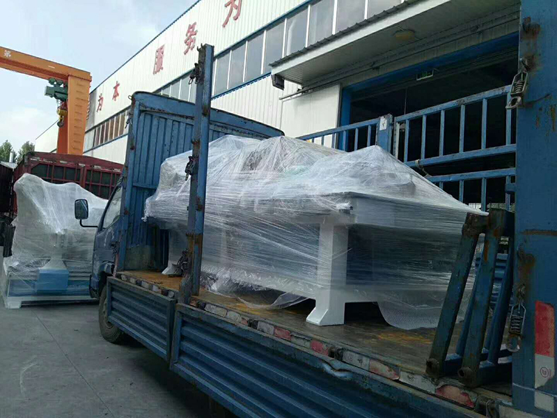 板式家具數(shù)控開料機 板式家具數(shù)控開料機